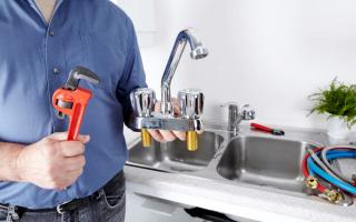 Como trocar torneira de cozinha: ferramentas, desligar torneira velha, instalação Conectar torneira de cozinha