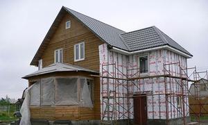 Si të mbuloni pjesën e jashtme të një shtëpie prej druri: llojet më të mira të materialeve dhe teknologjive për instalimin e tyre