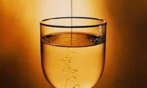 Vor- und Nachteile des Trinkens von Honigwasser, Rezepte und Bewertungen