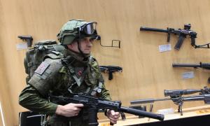 In Russland hergestelltes militärisches Exoskelett